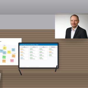 Marketing-Coach Gilbert Schwartmann mit Screenshots aus dem Sales-Marketing-Workshop