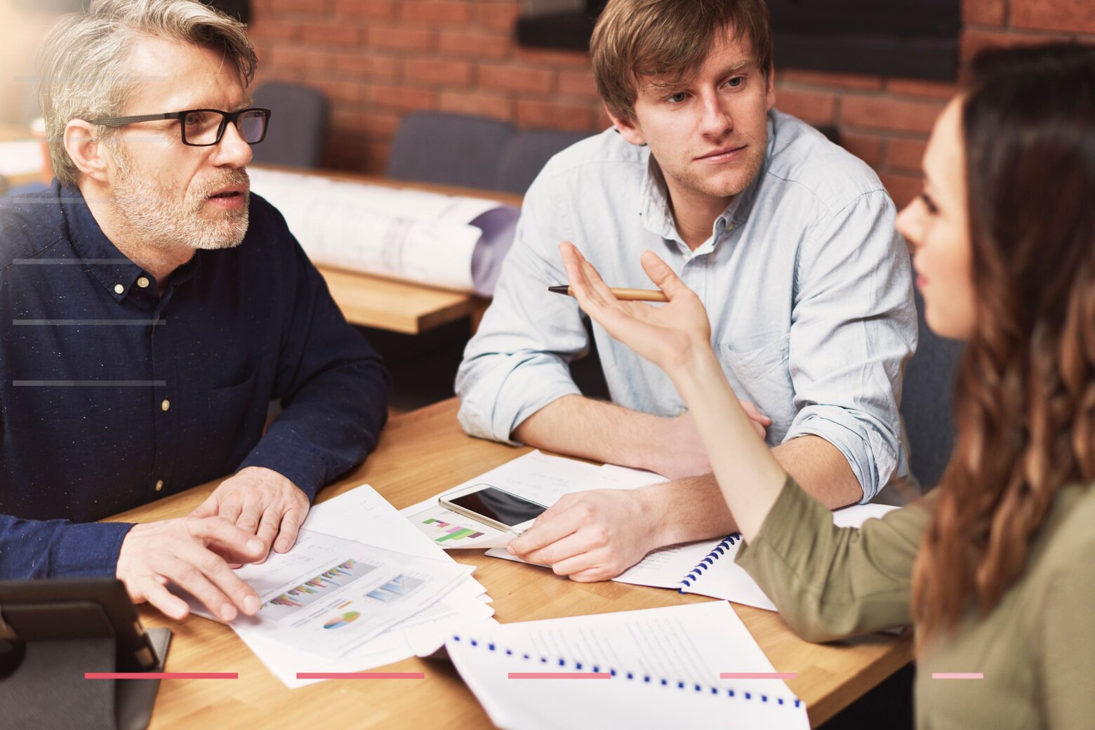 Alignment-Meeting zwischen Marketing und Sales
